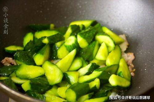 c圈吃瓜,揭秘吃瓜群众的狂欢盛宴