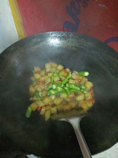 草鱼吃葫芦瓜吗怎么吃,草鱼的新鲜吃法揭秘