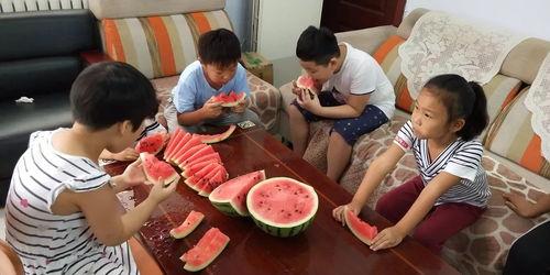 嘻嘻哈哈吃瓜,揭秘娱乐圈幕后故事